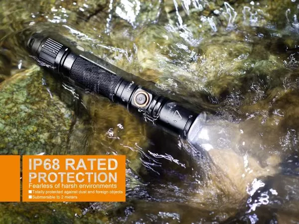 Fenix PD35 V2.0 Cree XP-L HI V3 1000 Lumen LED Taschenlampe inkl. Batterien, schwarz Fenix PD35 V2.0 Cree XP-L HI V3 1000 Lumen LED Taschenlampe inkl. Batterien, schwarz